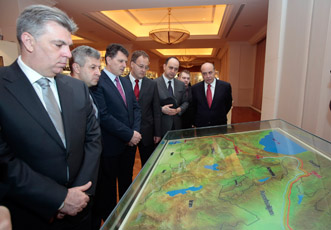 Делегация во главе с председателем Палаты депутатов Румынии посетила Фонд Гейдара Алиева