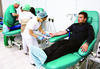 В Москве по инициативе вице-президента Фонда Гейдара Алиева Лейлы Алиевой прошла акция «У крови нет нации»
