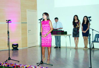 В Бакинском филиале МГУ имени М.В.Ломоносова состоялась церемония вручения дипломов выпускникам 2014 года