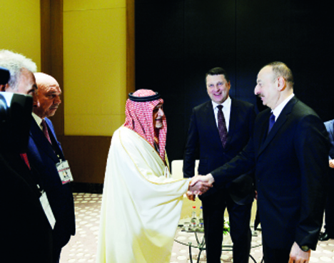 В Баку проходит V Глобальный форум на тему «Будущее международных отношений: силы и интересы»