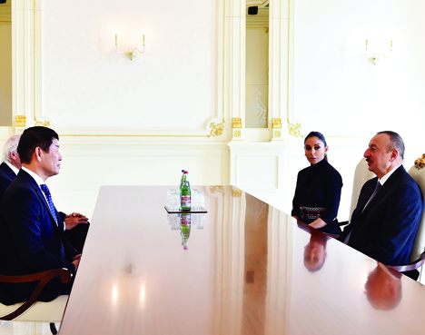 Президент Ильхам Алиев принял президента и генерального секретаря Международной федерации гимнастики