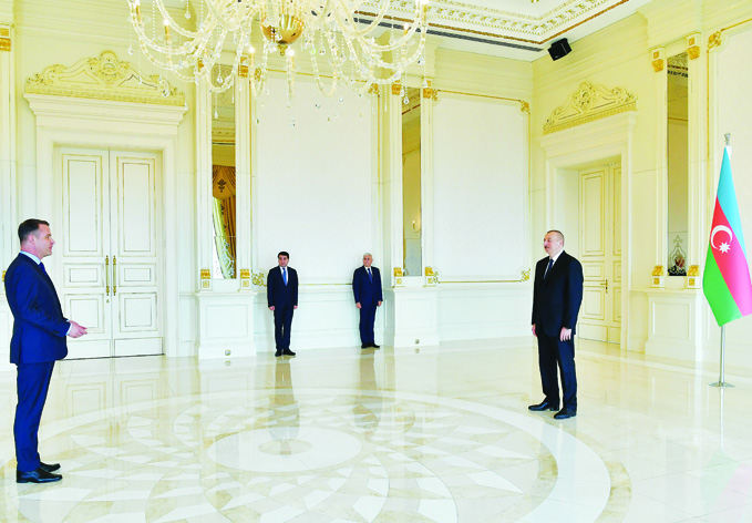 Президент Ильхам Алиев принял верительные грамоты новоназначенного посла Литвы в Азербайджане
