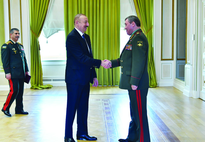 Президент Ильхам Алиев принял делегацию во главе с начальником Генерального штаба Вооруженных сил России