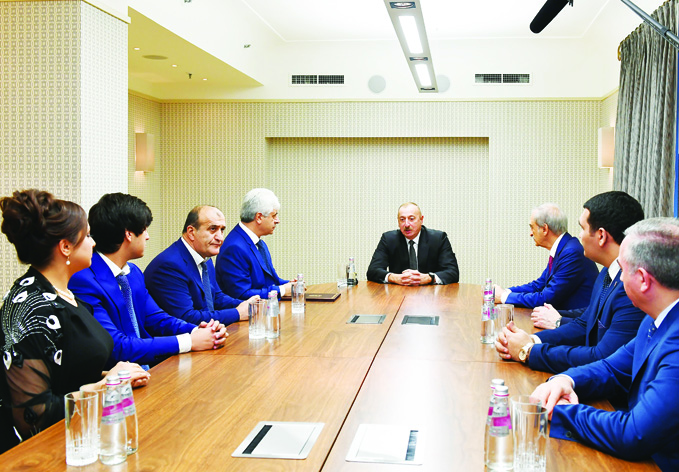 Президент Ильхам Алиев встретился с руководителями азербайджанских диаспорских организаций, осуществляющих деятельность в Санкт-Петербурге