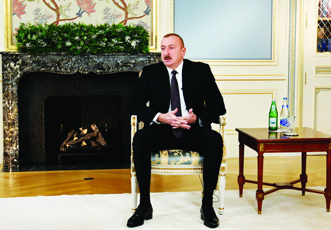 Президент Ильхам Алиев дал подробное интервью местным журналистам в связи с итогами года