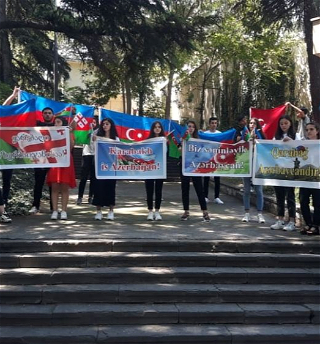 В Тбилиси прошла акцияв поддержкуАзербайджанской армии