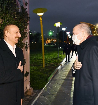 Состоялся совместный ужинПрезидента АзербайджанаИльхама Алиева и Президента ТурцииРеджепа Тайипа Эрдогана