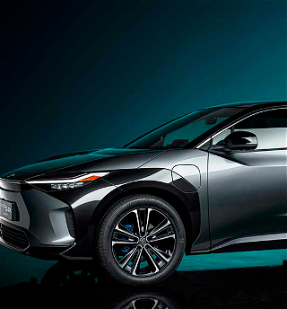 Toyota официально представилановый электромобиль Toyota bZ в Шанхае