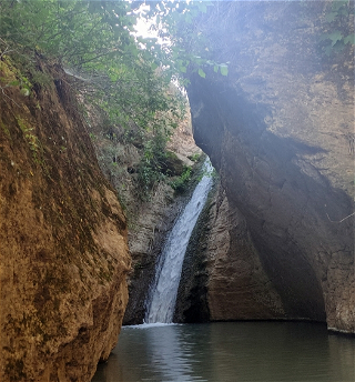 Водопад Сюндю в Гобустане