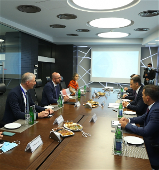 Президент Совета Европейского СоюзаШарль Мишель побывал в Главном наземном центре управления спутниками«Азеркосмос»