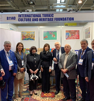 На Бакинской книжной выставке представлены издания Международного фонда тюркской культуры и наследия