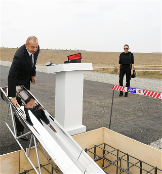 Президент Ильхам Алиев и первая ледиМехрибан Алиева совершили поездку в Физулинский район