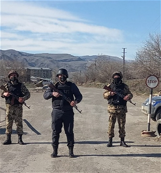 В Губадлы обнаружены брошенные подразделениями армянской армии боеприпасы