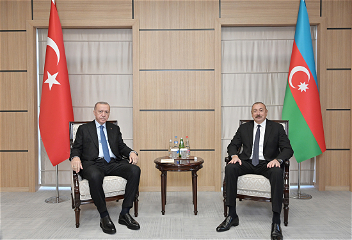 Встреча президентовАзербайджана и Турции один на один