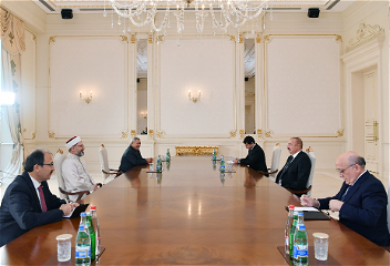 Президент Ильхам Алиев принял председателя Управления по делам религий Турции