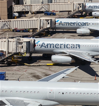 Авиакомпания American Airlines отменила более 900 рейсов за один день