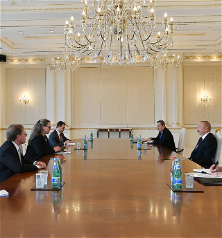 Президент Ильхам Алиев принял заместителя помощника государственного секретаря США