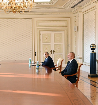 Президент Ильхам Алиев принял председателяв статусе министра Комитета северного экономическогосотрудничества при Президенте Республики Корея