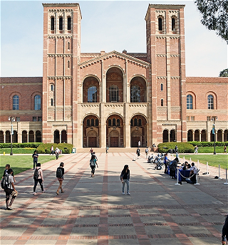 Калифорнийский университет не будет требовать прохождения вступительных тестов