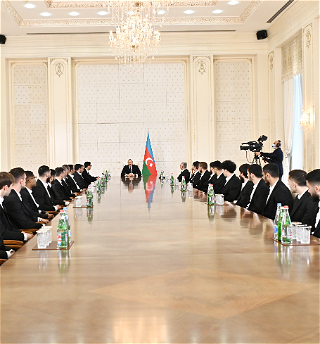 Президент Ильхам Алиев принялчленов футбольного клуба «Карабах»