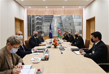 В Брюсселе состоялась встреча между Президентом АзербайджанаИльхамом Алиевым и генсеком НАТО Йенсом Столтенбергом