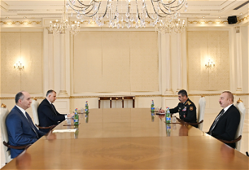 Президент Ильхам Алиев принял министра обороны Грузии