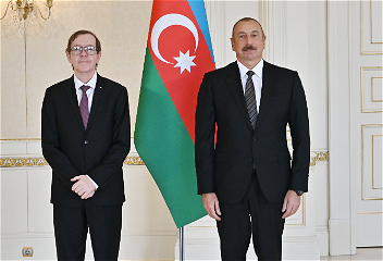 Президент Ильхам Алиевпринял верительные грамоты новоназначенногопосла Алжира в Азербайджане