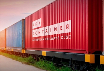 Отправившийся из Узбекистана первый контейнерный блочный поезд прибыл в Баку