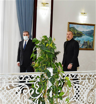 Президент Ильхам Алиев принял участиев открытии нового здания Гянджинскогогосударственного драматического театра