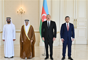 Президент Ильхам Алиев принял верительные грамотыновоназначенного посла