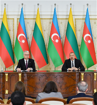 Президенты Азербайджана и Литвывыступили с заявлениями для печати