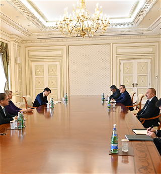 Президент Ильхам Алиев принял помощникагосударственного секретаря США Карен Донфрид