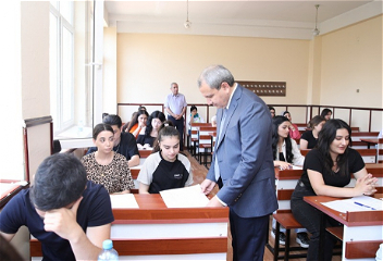 Члены Совета общественного контроля БГУ и журналисты наблюдали за экзаменационной сессией