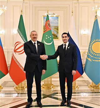 Президент Азербайджана Ильхам Алиев встретился в Ашхабаде c Президентом ТуркменистанаСердаром Бердымухамедовым