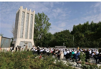 Мехрибан Алиева на официальной странице в Instagram поделилась публикациямив связи с Днями поэзии Вагифа