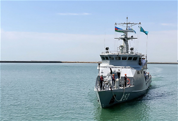 Военные корабли Казахстана прибыли в Азербайджан