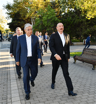 Президенты Азербайджана и Казахстана ознакомились с установленной в Приморском национальном парке «Казахской юртой»