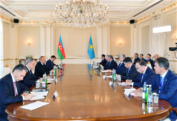 Состоялась встреча президентов Азербайджанаи Казахстана в расширенном составе