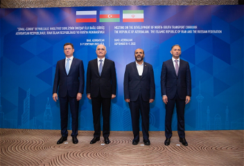 В Баку состоялась первая трехсторонняя встреча между Азербайджаном, Ираном и Россией по развитию международного транспортного коридора «Север-Юг»