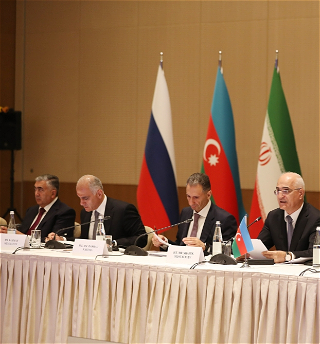 Шахин Мустафаев: За восемь месяцев объем транзитных перевозок по транспортным коридорам увеличился более чем на 47 процентов