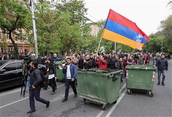 Армяне ждут у моря погоды