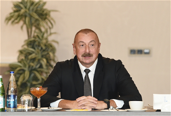 Президент Ильхам Алиев встретилсяс представителями ведущих бизнес-кругов Болгарии