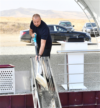 Президент Ильхам Алиев и первая леди Мехрибан Алиева приняли участие в церемонии закладки фундамента агдамского села Хыдырлы