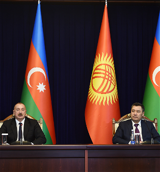 Президенты Азербайджана и Кыргызстанавыступили с заявлениями для печати