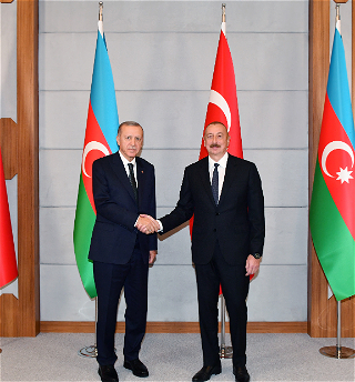 В городе Джебраилсостоялась встречапрезидентов Азербайджана и Турции один на один