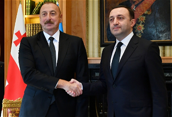 Состояласьвстреча ПрезидентаАзербайджана Ильхама Алиевас премьер-министром ГрузииИраклием Гарибашвили один на один