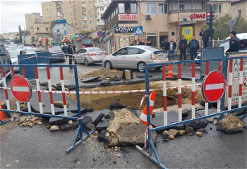 На магистральном водопроводе в Баку произошла авария