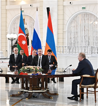В Сочи состоялась встреча Президента Азербайджанас Президентом России и премьер-министром Армении