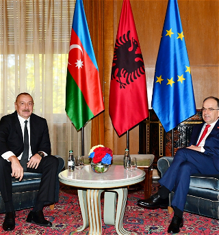 Состоялась встреча Президента Азербайджана Ильхама Алиева с Президентом АлбанииБайрамом Бегаем один на один