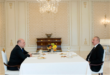 Состоялась встреча Президента АзербайджанаИльхама Алиева с председателемПравительства России один на один